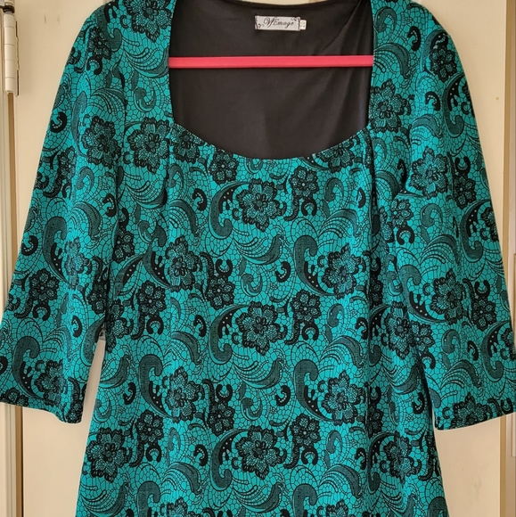 Beautiful, lined shape enhancing dress New without tags - Picture 5 of 5